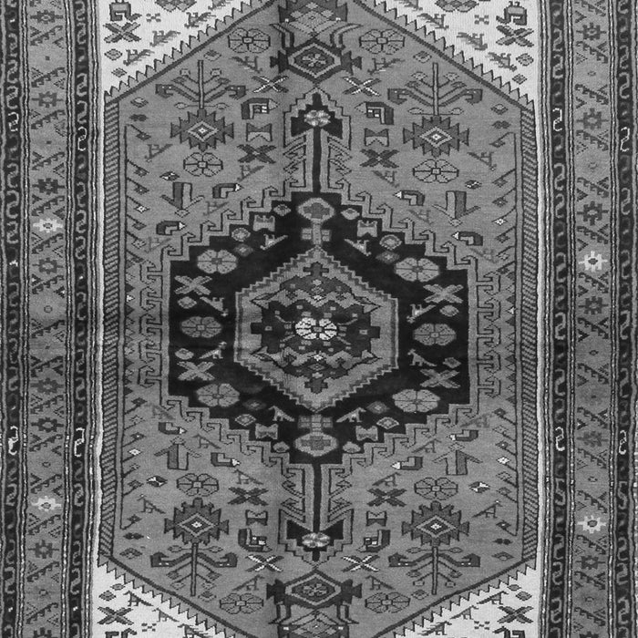 Serging Thickness of Machine Washable Persian Gray Traditional Rug, wshtr133gry