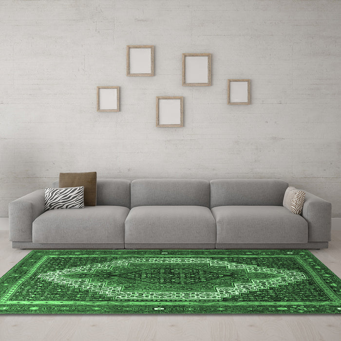 Machine Washable Persian Emerald Green Traditional Area Rugs in a Living Room,, wshtr1340emgrn