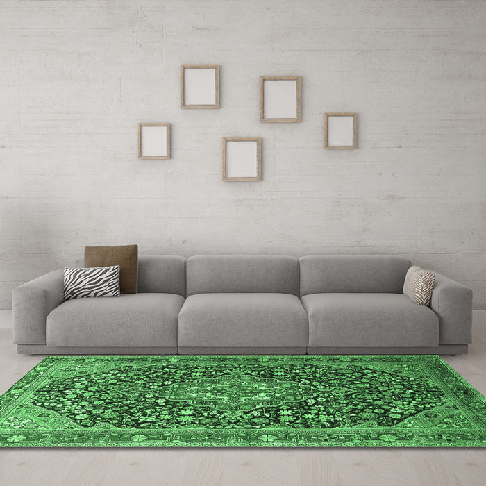 Machine Washable Persian Emerald Green Traditional Area Rugs in a Living Room,, wshtr1344emgrn
