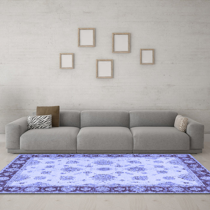 Machine Washable Oriental Blue Traditional Rug in a Living Room, wshtr1345blu