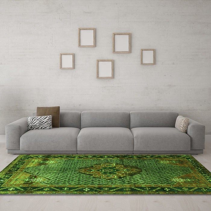 Machine Washable Persian Green Traditional Area Rugs in a Living Room,, wshtr1348grn