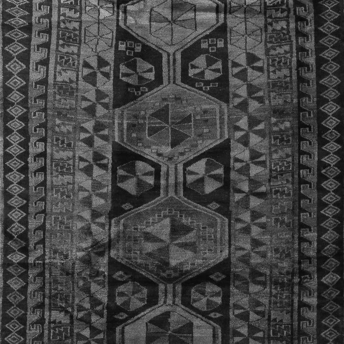 Serging Thickness of Machine Washable Persian Gray Traditional Rug, wshtr1349gry