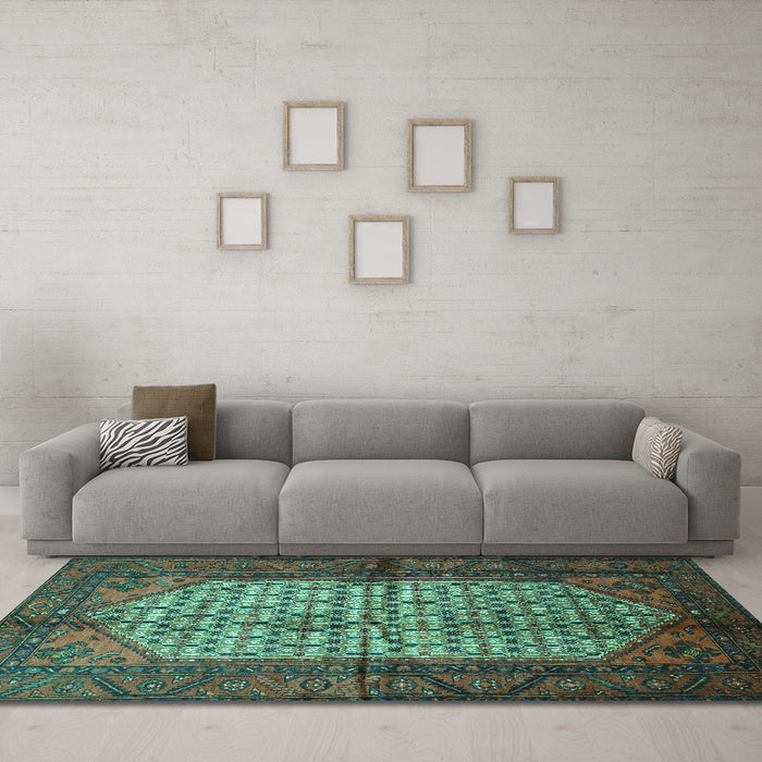 Machine Washable Persian Turquoise Traditional Area Rugs in a Living Room,, wshtr134turq