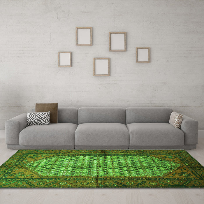 Machine Washable Persian Green Traditional Area Rugs in a Living Room,, wshtr134grn