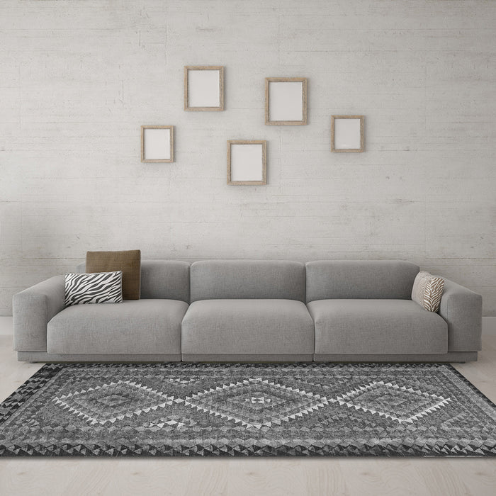Machine Washable Persian Gray Traditional Rug in a Living Room,, wshtr1350gry