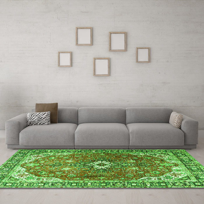 Machine Washable Medallion Green Traditional Area Rugs in a Living Room,, wshtr1352grn