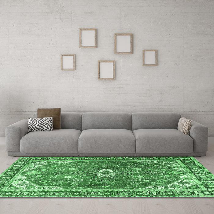 Machine Washable Medallion Emerald Green Traditional Area Rugs in a Living Room,, wshtr1352emgrn