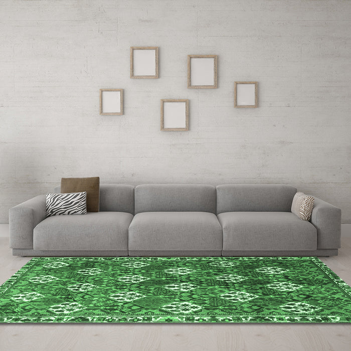 Machine Washable Persian Emerald Green Traditional Area Rugs in a Living Room,, wshtr1353emgrn