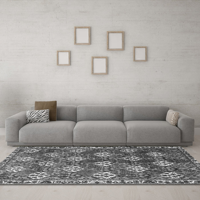 Machine Washable Persian Gray Traditional Rug in a Living Room,, wshtr1353gry