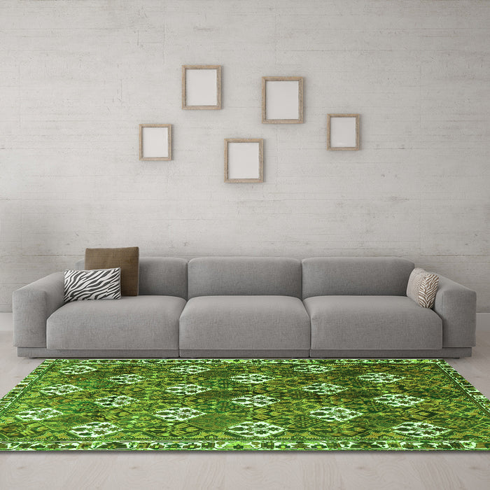 Machine Washable Persian Green Traditional Area Rugs in a Living Room,, wshtr1353grn