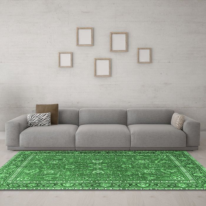 Machine Washable Persian Emerald Green Traditional Area Rugs in a Living Room,, wshtr1354emgrn