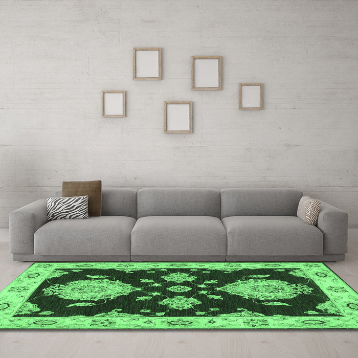 Machine Washable Persian Emerald Green Traditional Area Rugs in a Living Room,, wshtr1355emgrn