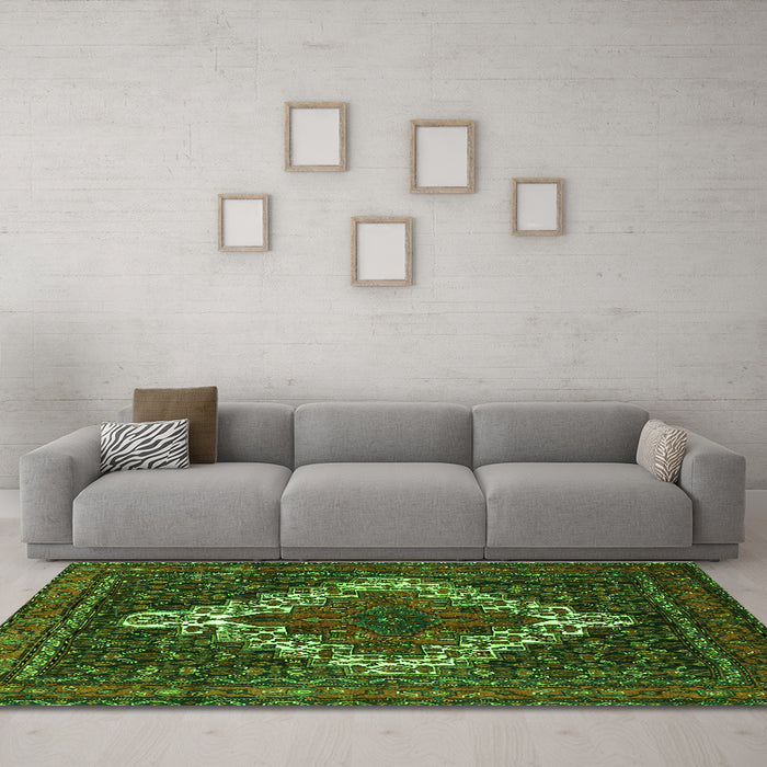 Machine Washable Persian Green Traditional Area Rugs in a Living Room,, wshtr1356grn