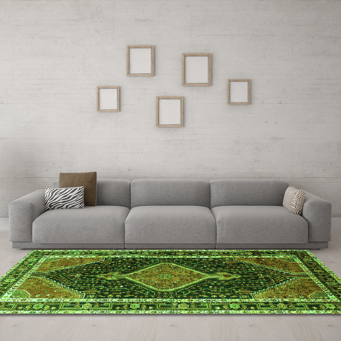 Machine Washable Persian Green Traditional Area Rugs in a Living Room,, wshtr1358grn