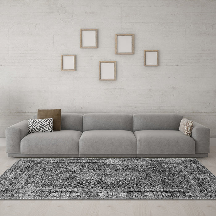Machine Washable Medallion Gray Traditional Rug in a Living Room,, wshtr135gry