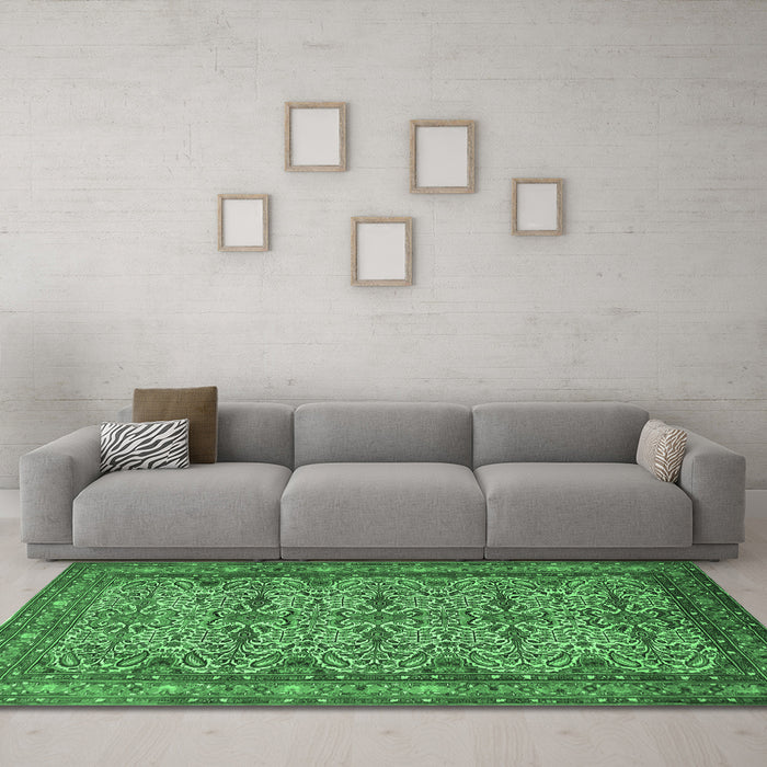 Machine Washable Persian Emerald Green Traditional Area Rugs in a Living Room,, wshtr1360emgrn