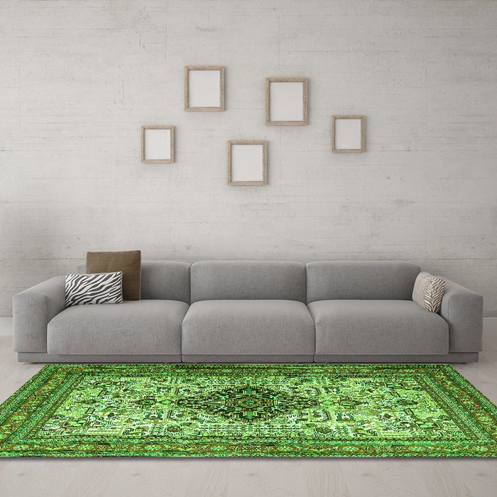 Machine Washable Persian Green Traditional Area Rugs in a Living Room,, wshtr1361grn