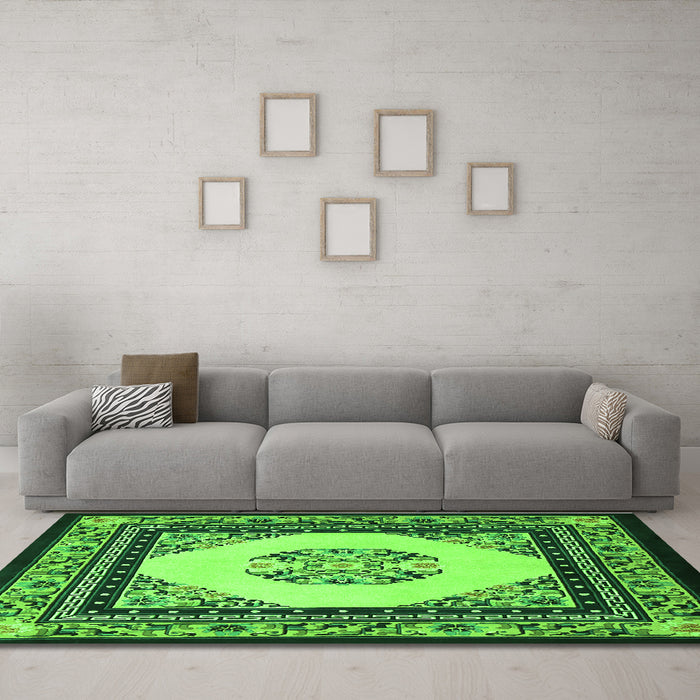 Machine Washable Persian Green Traditional Area Rugs in a Living Room,, wshtr1367grn