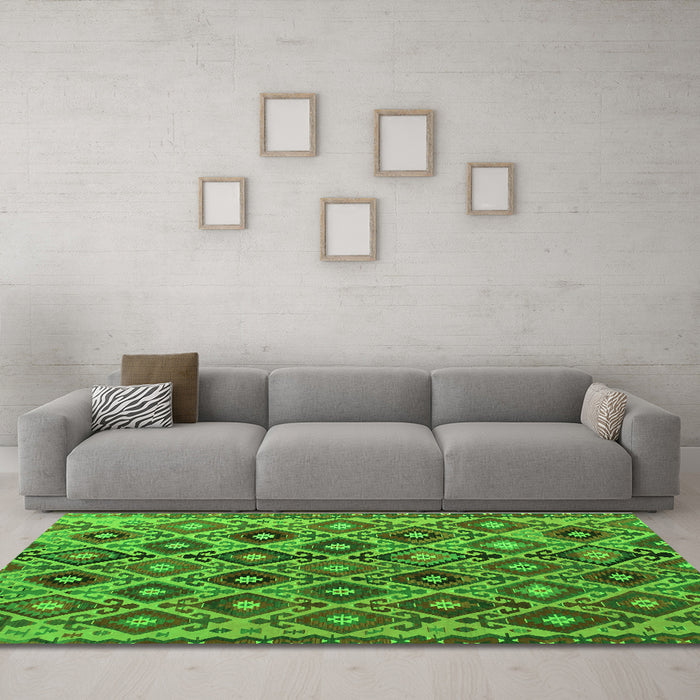 Machine Washable Persian Green Traditional Area Rugs in a Living Room,, wshtr1373grn