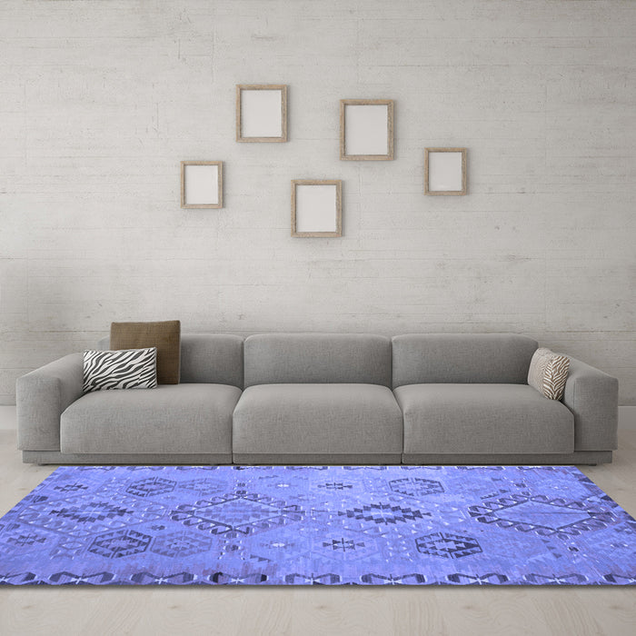 Machine Washable Persian Blue Traditional Rug in a Living Room, wshtr1374blu
