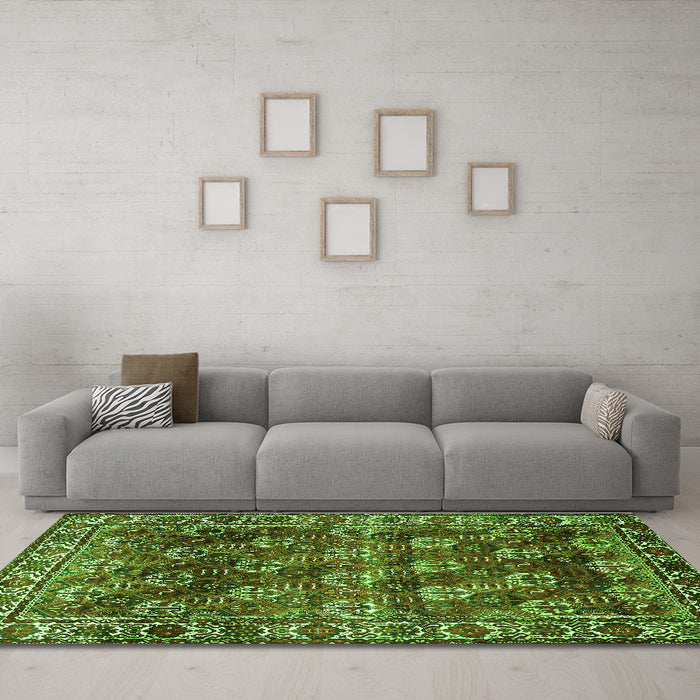 Machine Washable Persian Green Traditional Area Rugs in a Living Room,, wshtr1377grn