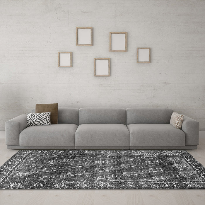 Machine Washable Persian Gray Traditional Rug in a Living Room,, wshtr1377gry