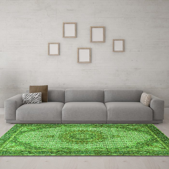 Machine Washable Medallion Green Traditional Area Rugs in a Living Room,, wshtr1378grn