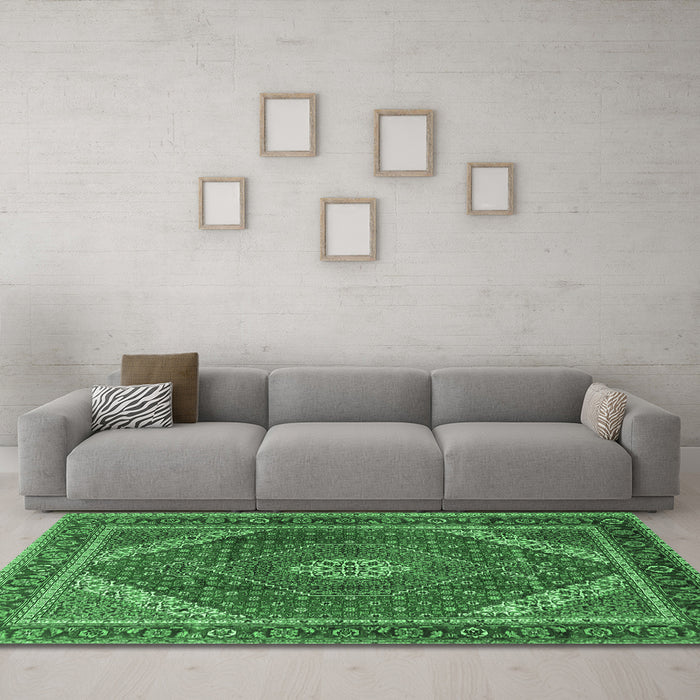 Machine Washable Persian Emerald Green Traditional Area Rugs in a Living Room,, wshtr1381emgrn