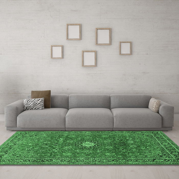 Machine Washable Persian Emerald Green Traditional Area Rugs in a Living Room,, wshtr1382emgrn