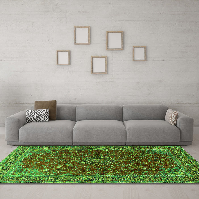 Machine Washable Persian Green Traditional Area Rugs in a Living Room,, wshtr1383grn