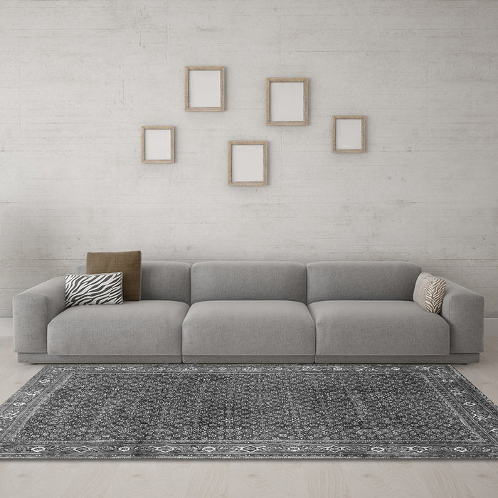 Machine Washable Persian Gray Traditional Rug in a Living Room,, wshtr1384gry