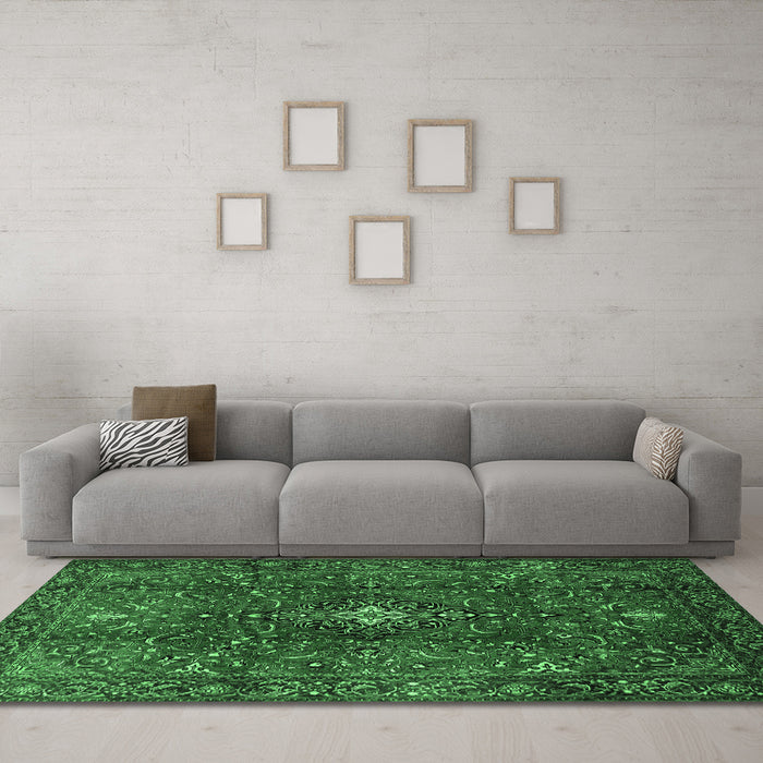 Machine Washable Medallion Emerald Green Traditional Area Rugs in a Living Room,, wshtr1386emgrn