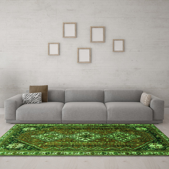Machine Washable Persian Green Traditional Area Rugs in a Living Room,, wshtr1387grn