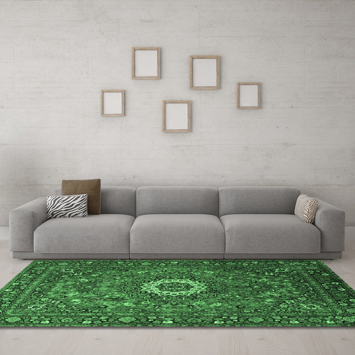 Machine Washable Medallion Emerald Green Traditional Area Rugs in a Living Room,, wshtr1388emgrn