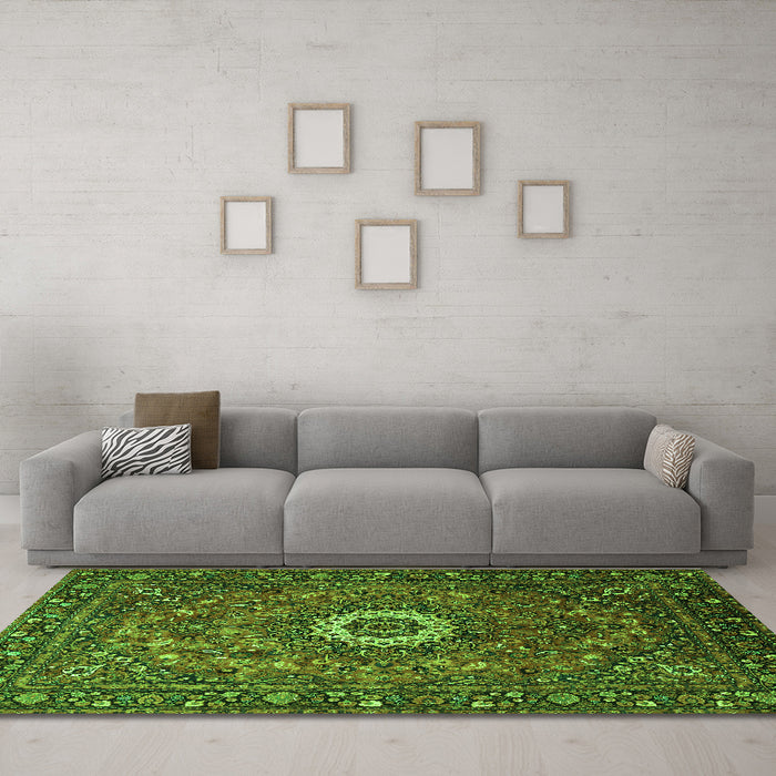 Machine Washable Medallion Green Traditional Area Rugs in a Living Room,, wshtr1388grn