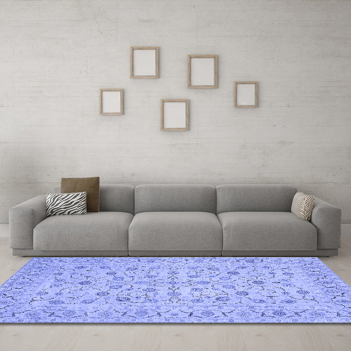 Machine Washable Persian Blue Traditional Rug in a Living Room, wshtr138blu