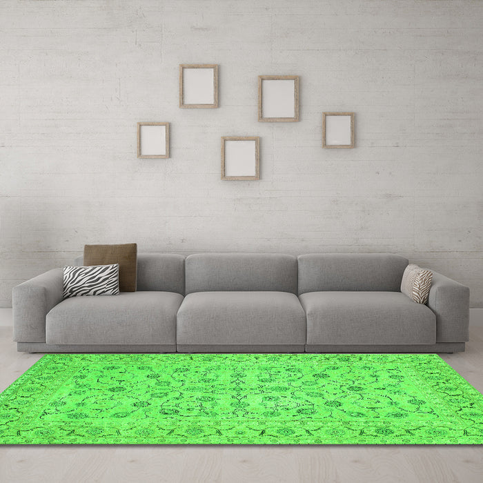 Machine Washable Persian Green Traditional Area Rugs in a Living Room,, wshtr138grn