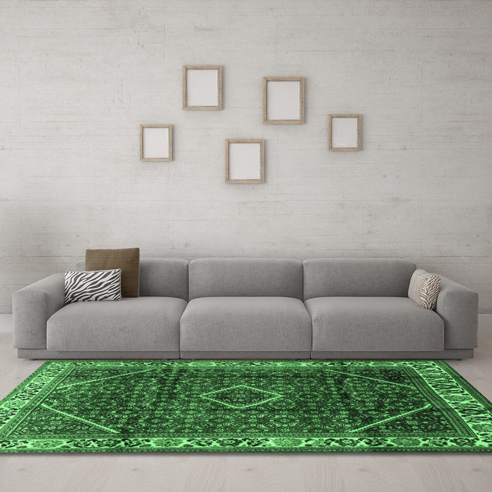 Machine Washable Persian Emerald Green Traditional Area Rugs in a Living Room,, wshtr1392emgrn