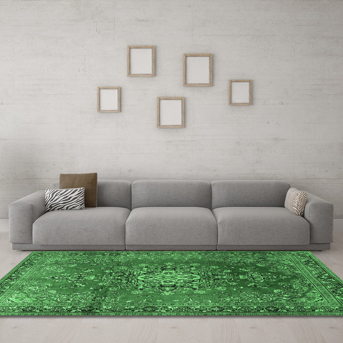 Machine Washable Persian Emerald Green Traditional Area Rugs in a Living Room,, wshtr1393emgrn