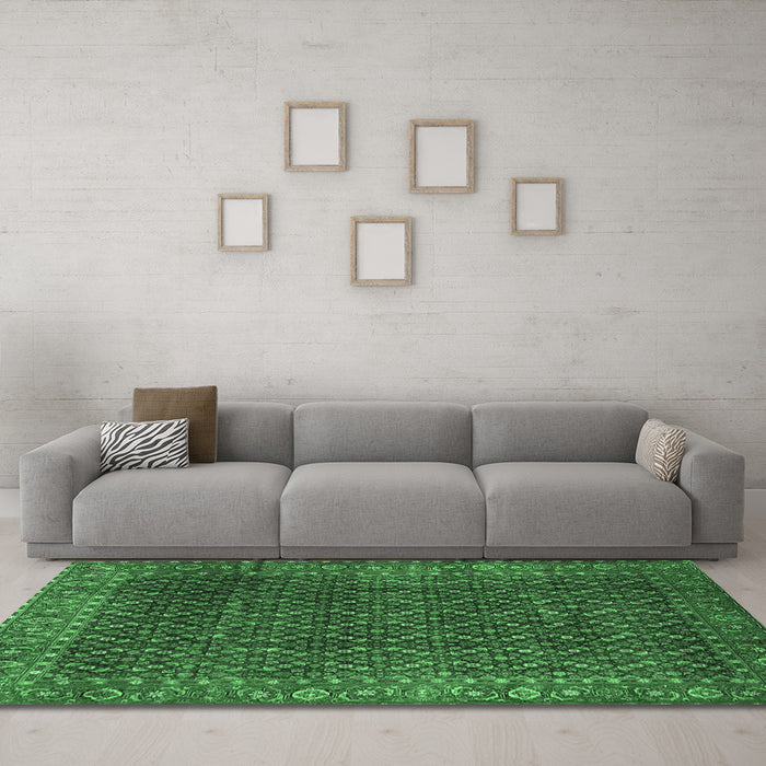 Machine Washable Persian Emerald Green Traditional Area Rugs in a Living Room,, wshtr1394emgrn