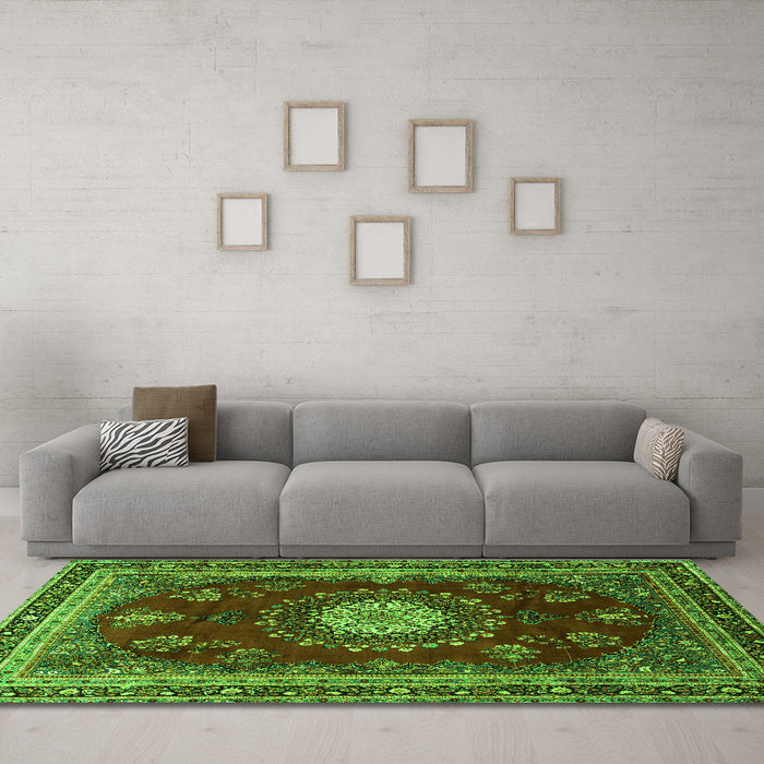 Machine Washable Persian Green Traditional Area Rugs in a Living Room,, wshtr1395grn