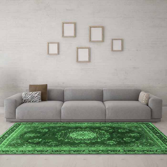 Machine Washable Persian Emerald Green Traditional Area Rugs in a Living Room,, wshtr1395emgrn