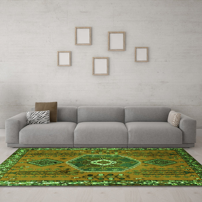 Machine Washable Persian Green Traditional Area Rugs in a Living Room,, wshtr1396grn