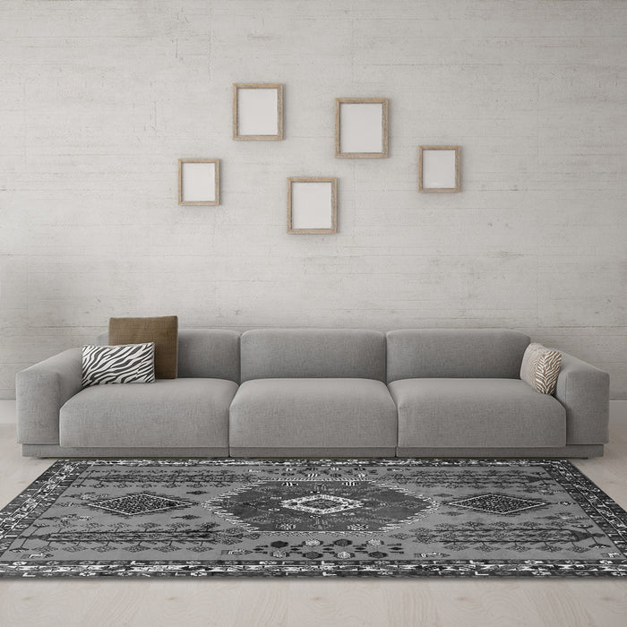 Machine Washable Persian Gray Traditional Rug in a Living Room,, wshtr1396gry