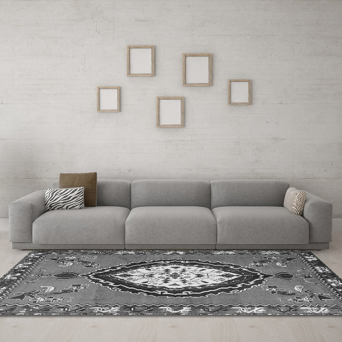Machine Washable Medallion Gray Traditional Rug in a Living Room,, wshtr1397gry