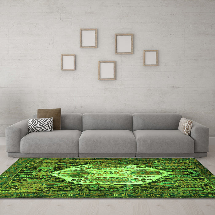 Machine Washable Persian Green Traditional Area Rugs in a Living Room,, wshtr1398grn