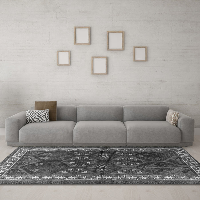 Machine Washable Persian Gray Traditional Rug in a Living Room,, wshtr1399gry