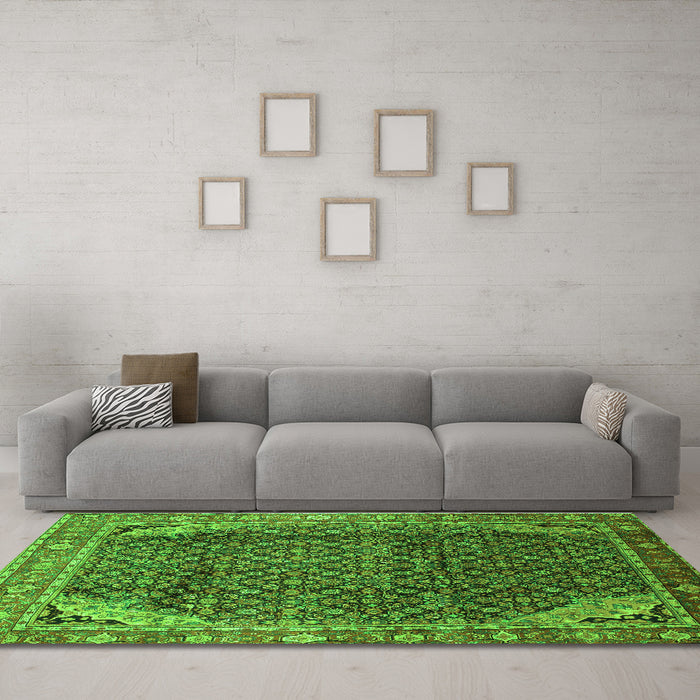 Machine Washable Persian Green Traditional Area Rugs in a Living Room,, wshtr139grn