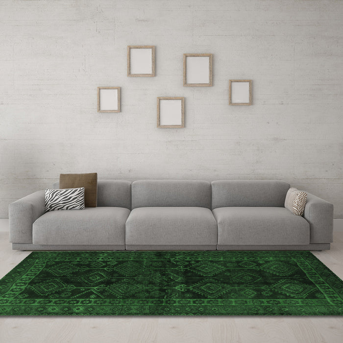 Machine Washable Persian Emerald Green Traditional Area Rugs in a Living Room,, wshtr1400emgrn