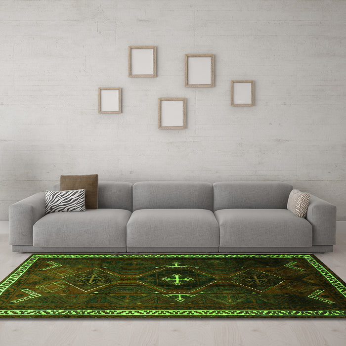 Machine Washable Persian Green Traditional Area Rugs in a Living Room,, wshtr1402grn